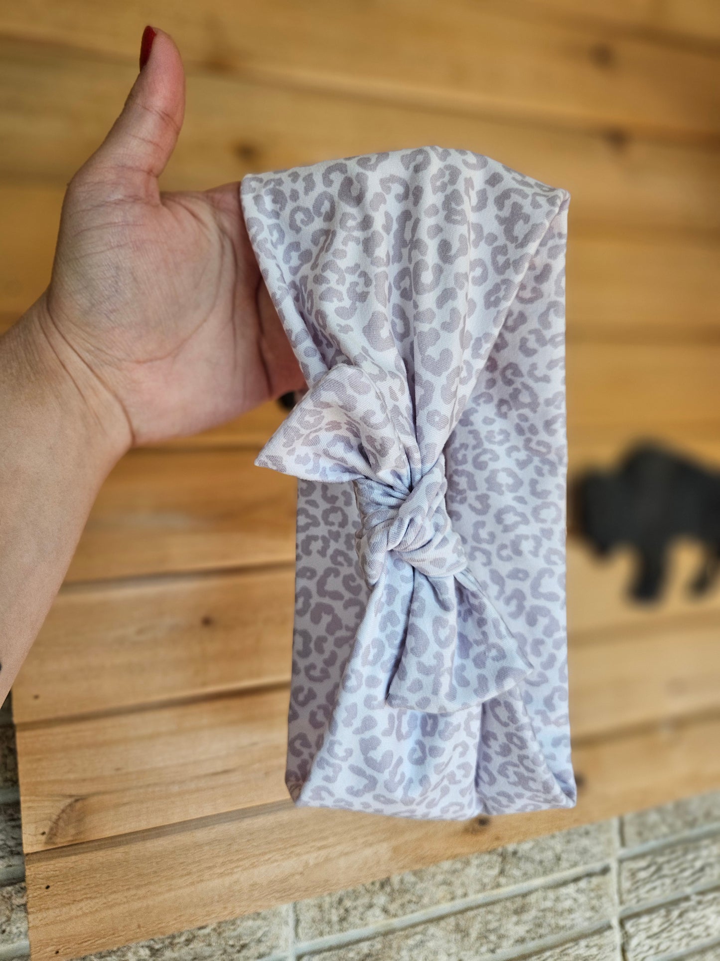 WHITE W/ GREY CHEETAH FAUX BOW HEADBAND